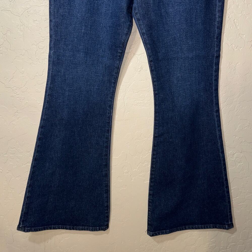 Hudson Heidi High Rise Flare Jeans in a dark blue wash - Picture 4 of 9
